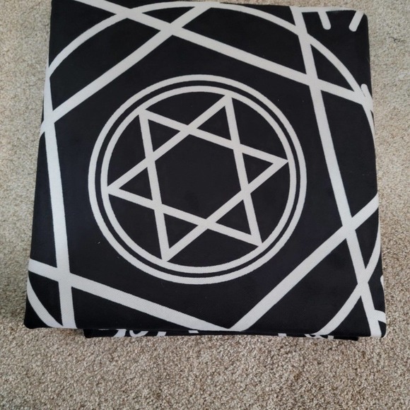 Magic Circle Design 47" Rug/Mat - Picture 8 of 8